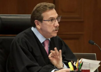 Ministro Laynez ignora Constitución al conceder suspensión en materia electoral