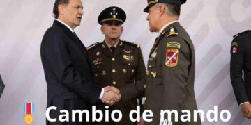 🌟 Un nuevo liderazgo militar en Querétaro: Gobernador Kuri asiste a la toma de posesión en la XVII Zona Militar. #FuerzasArmadasQuerétaro