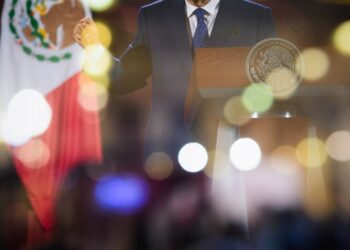 Economía Mexicana Sólida: AMLO Responde sobre el Peso y las Reformas