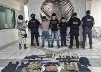 🚨 Golpe al crimen organizado en Acapulco: Cateo deja tres detenidos y un arsenal asegurado